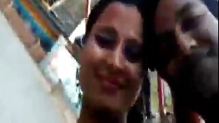 موہک سنہرے بالوں وال ...