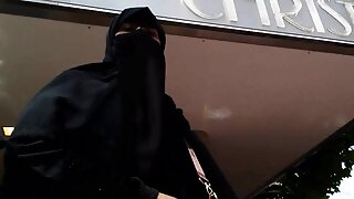 دو گرم بچے چھت پر جن ...